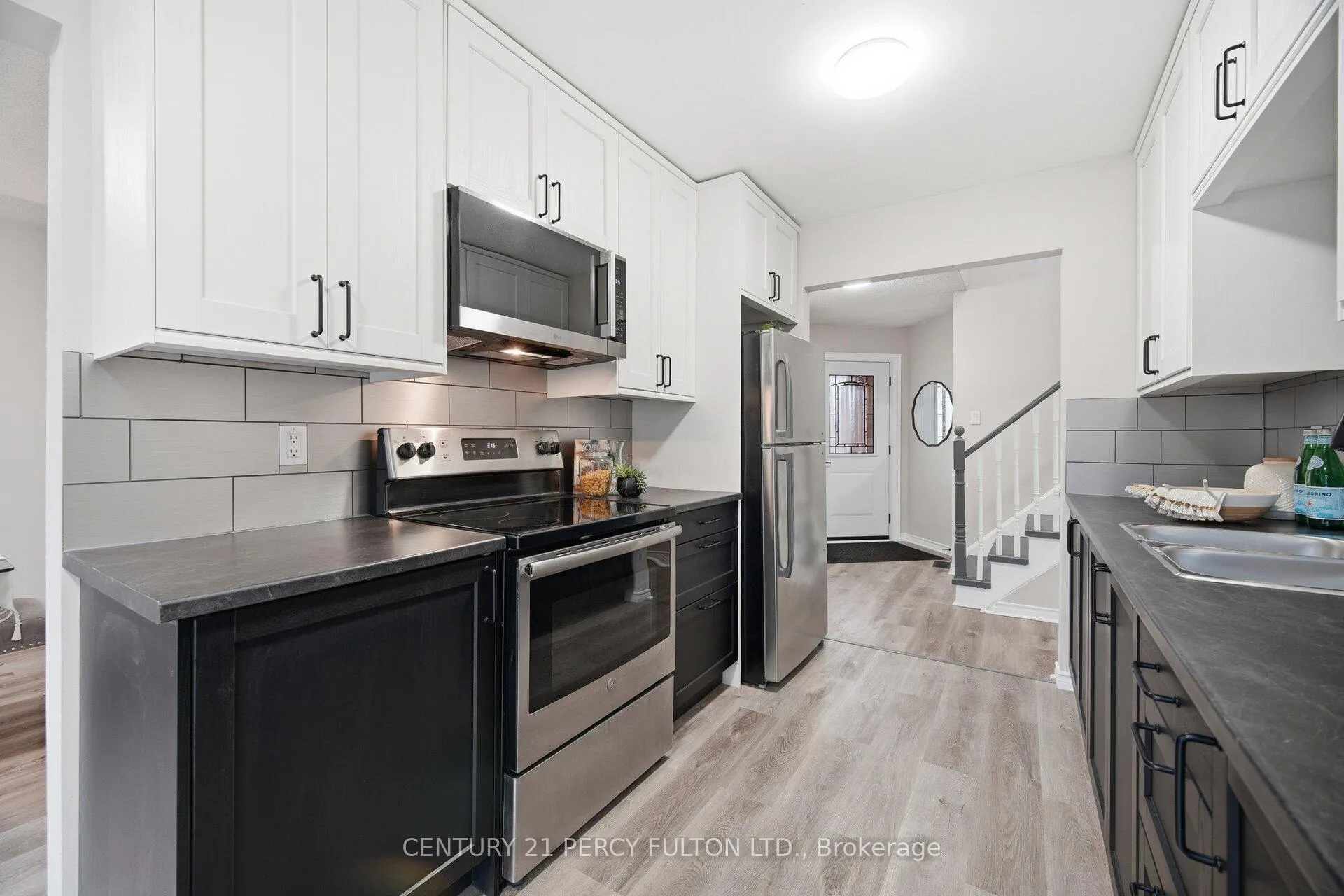 Photo 10 of 4 Raine Drive, Ajax, Central — HOMEH