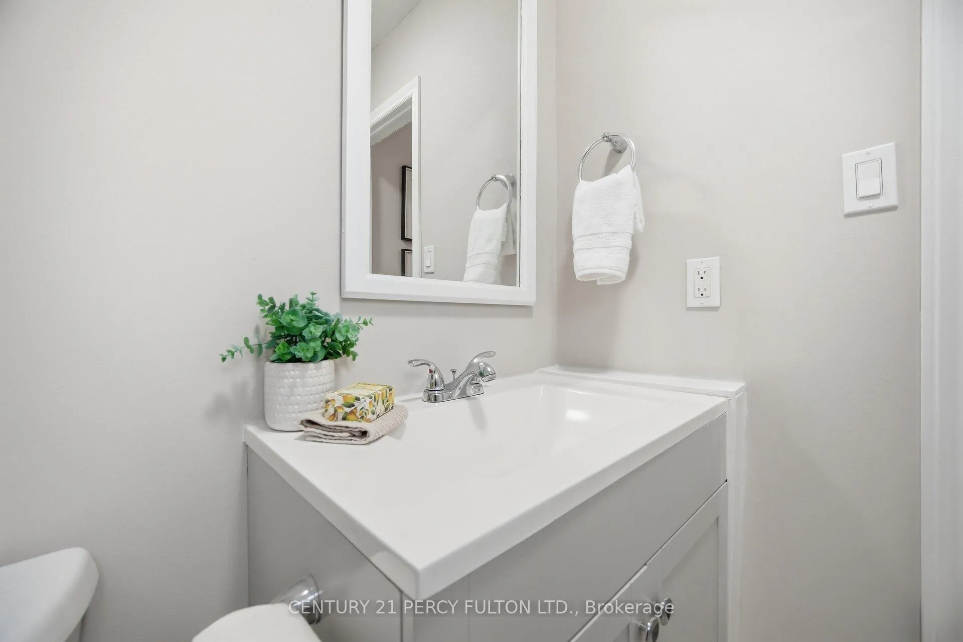 Photo 20 of 4 Raine Drive, Ajax, Central — HOMEH