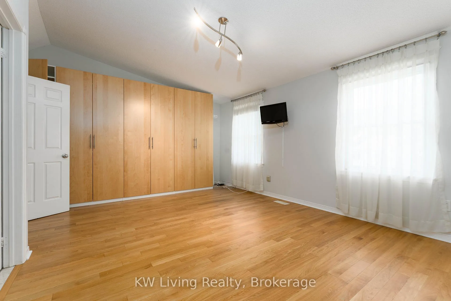 Photo 9 of 96 Confederation Way, Markham, Thornhill — HOMEH