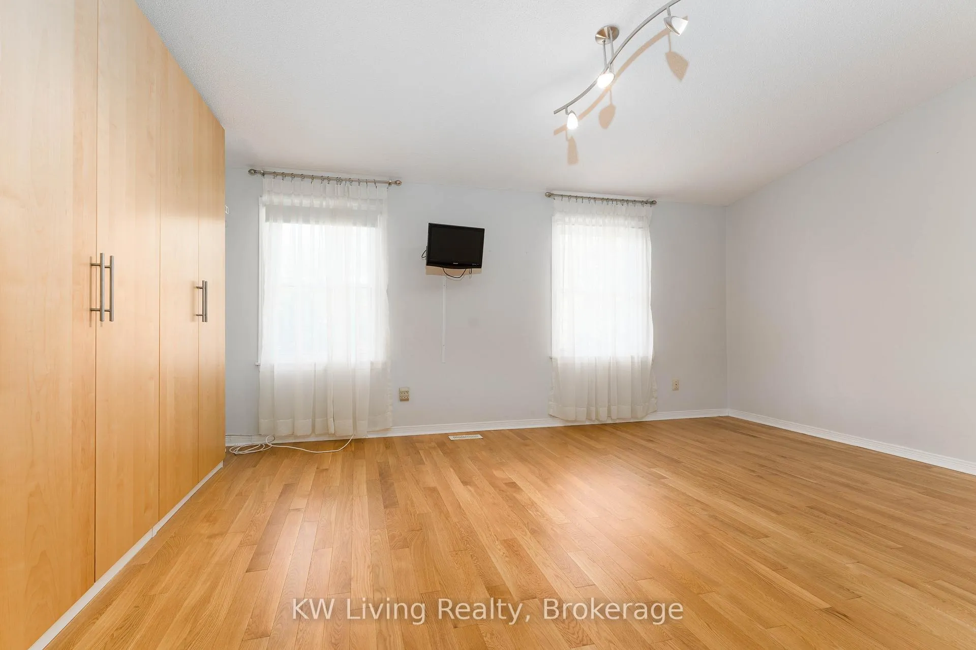 Photo 10 of 96 Confederation Way, Markham, Thornhill — HOMEH