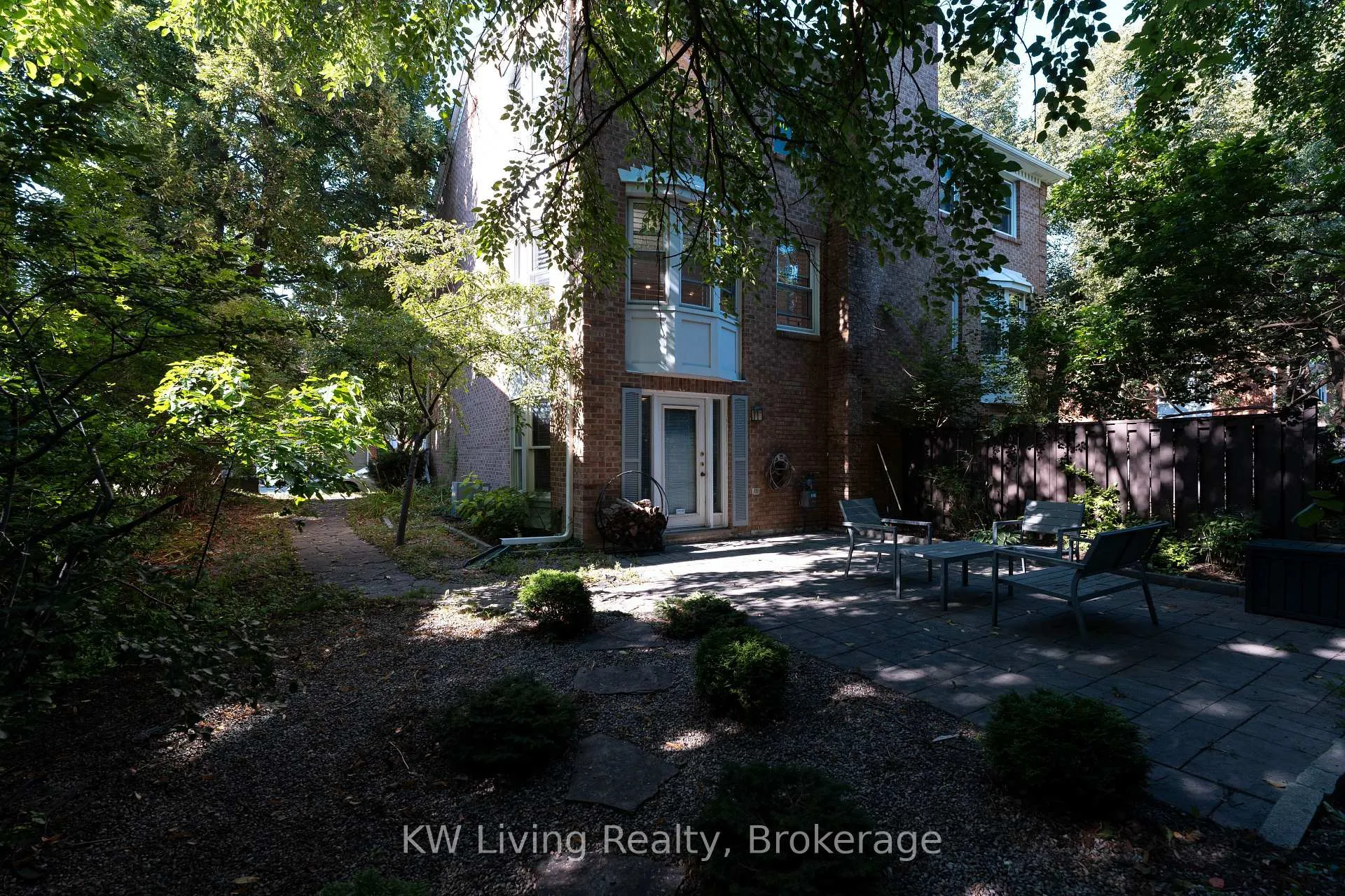 Photo 16 of 96 Confederation Way, Markham, Thornhill — HOMEH