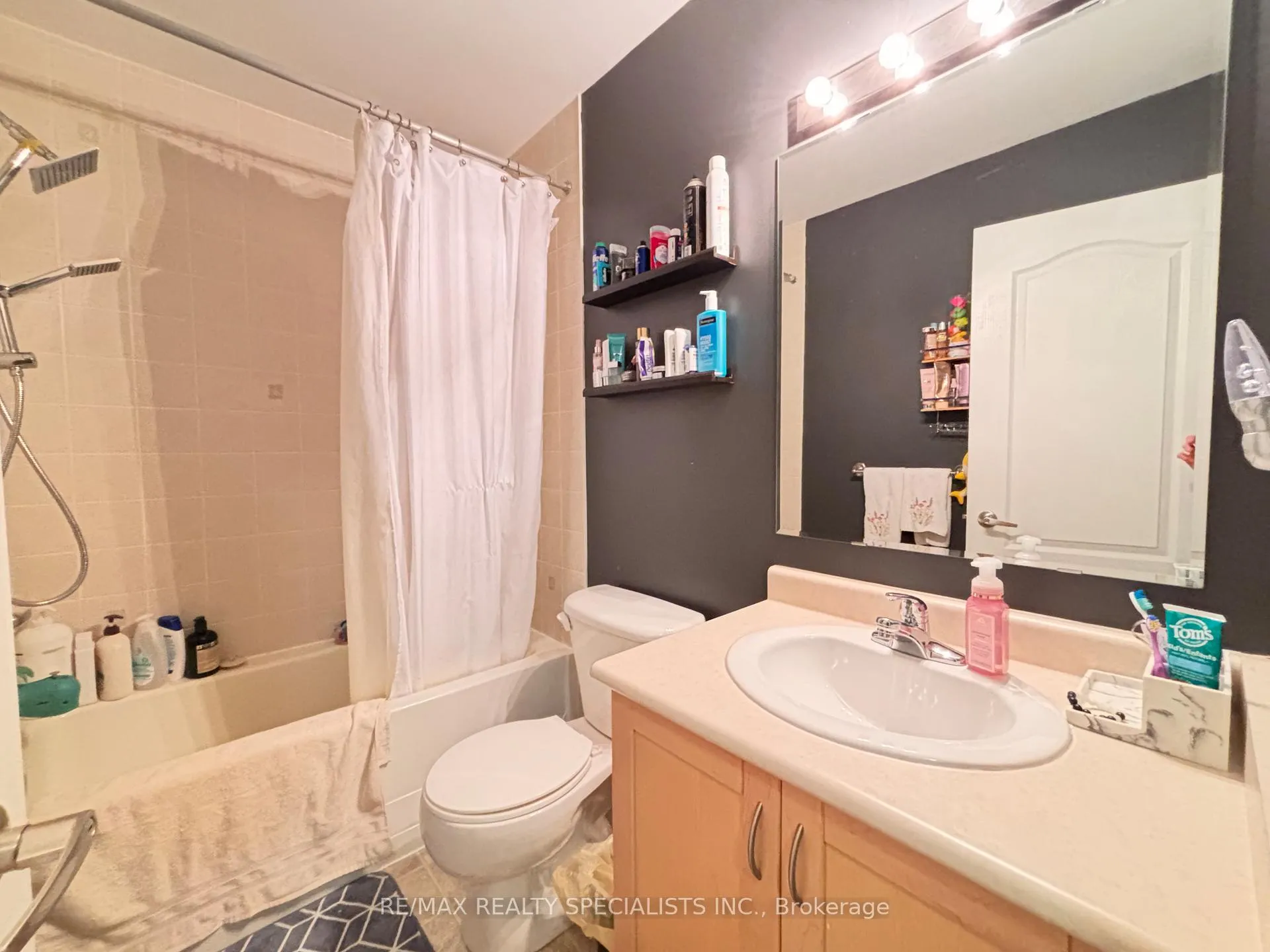 Photo 8 of 1223 Mcdowell Crescent, Milton, Beaty — HOMEH