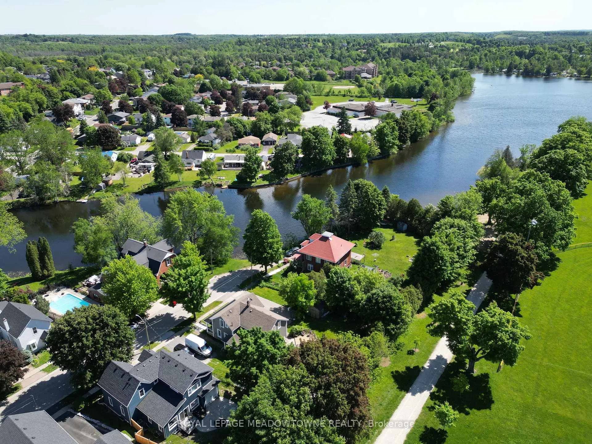 Photo 3 of 87 Lake Avenue, Halton Hills, Acton — HOMEH