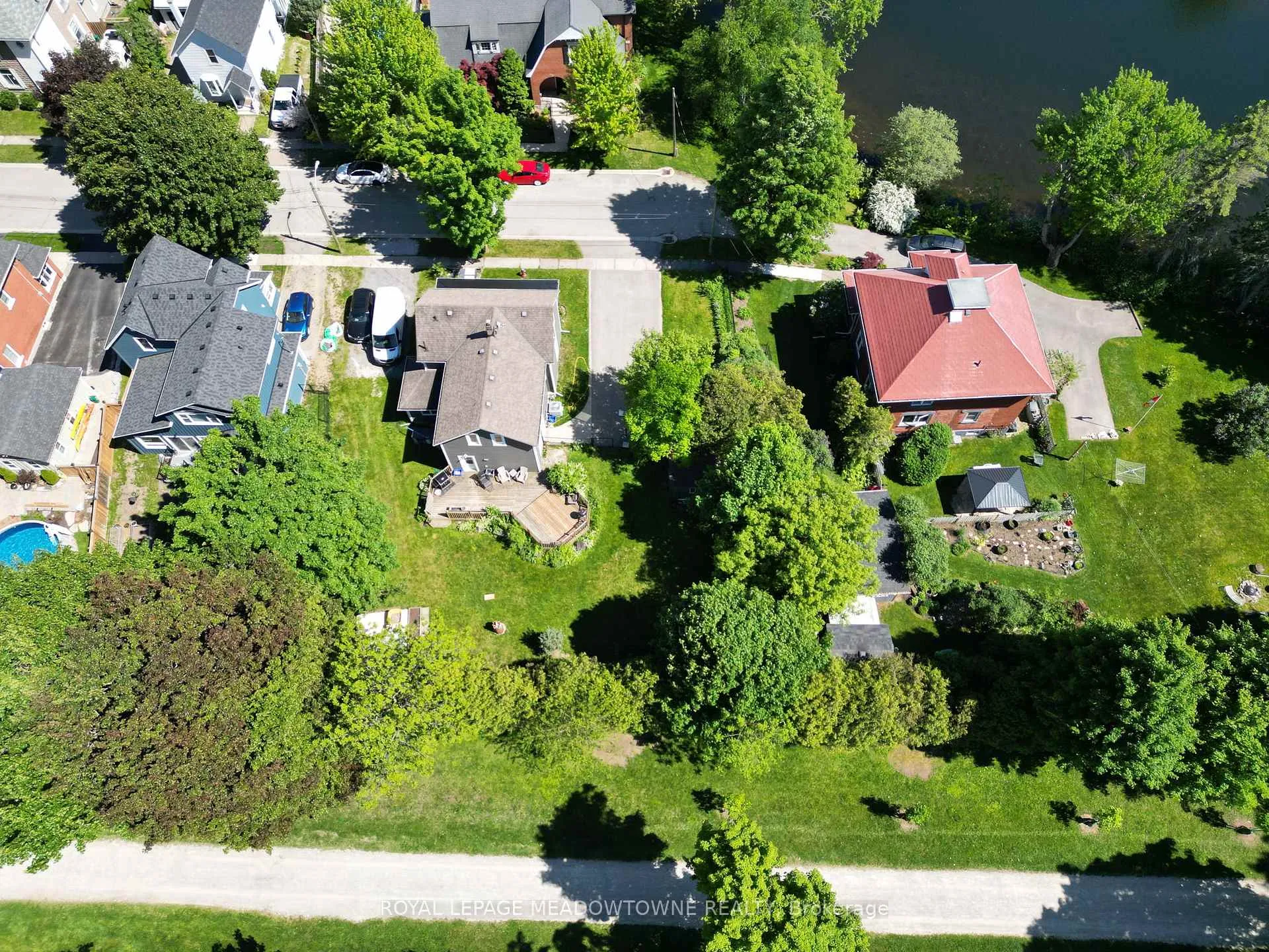 Photo 6 of 87 Lake Avenue, Halton Hills, Acton — HOMEH