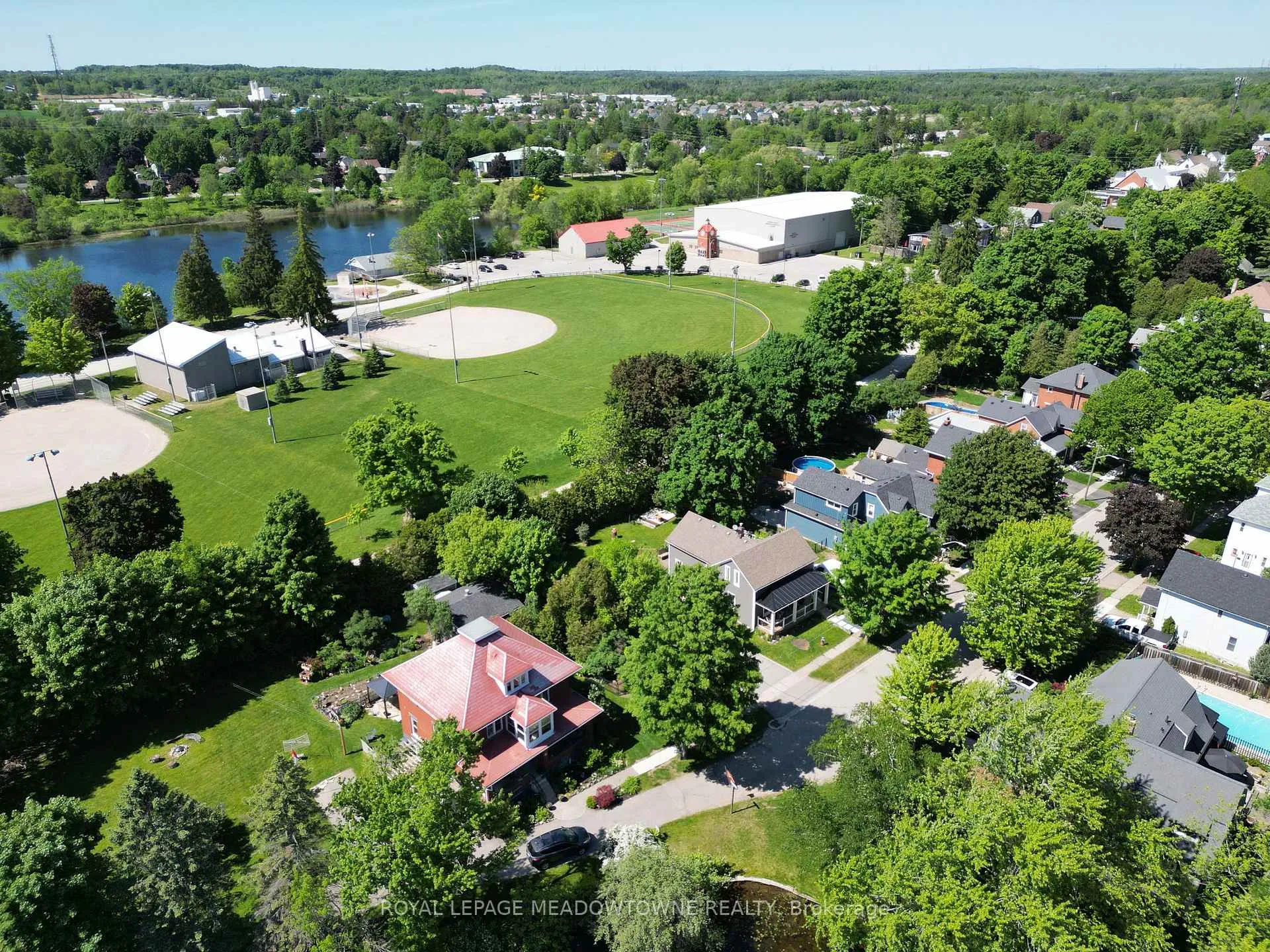 Photo 8 of 87 Lake Avenue, Halton Hills, Acton — HOMEH