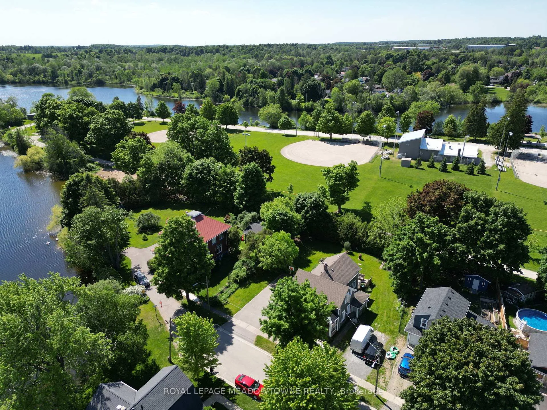 Photo 9 of 87 Lake Avenue, Halton Hills, Acton — HOMEH