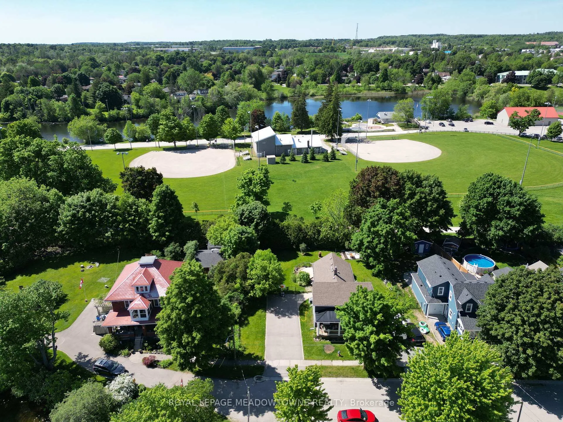 Photo 10 of 87 Lake Avenue, Halton Hills, Acton — HOMEH