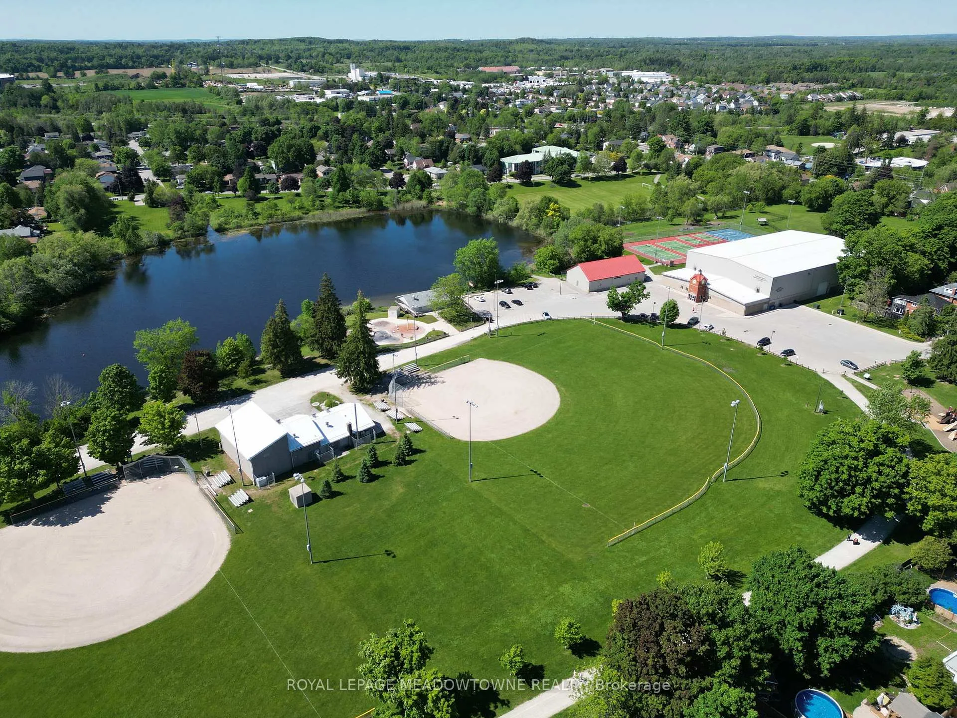 Photo 25 of 87 Lake Avenue, Halton Hills, Acton — HOMEH