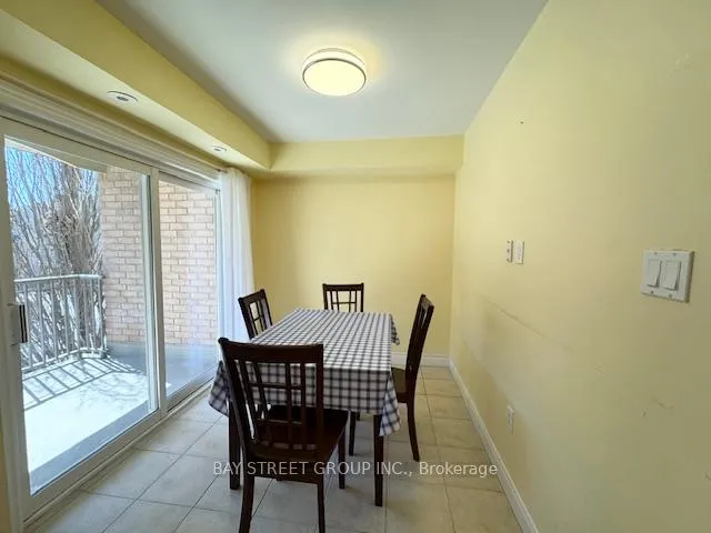 Photo 4 of 156 Legends Way, Markham, Unionville — HOMEH