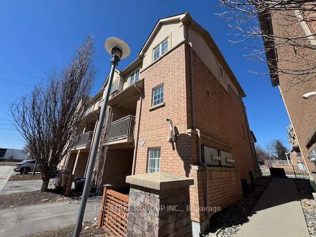 Photo 18 of 156 Legends Way, Markham, Unionville — HOMEH