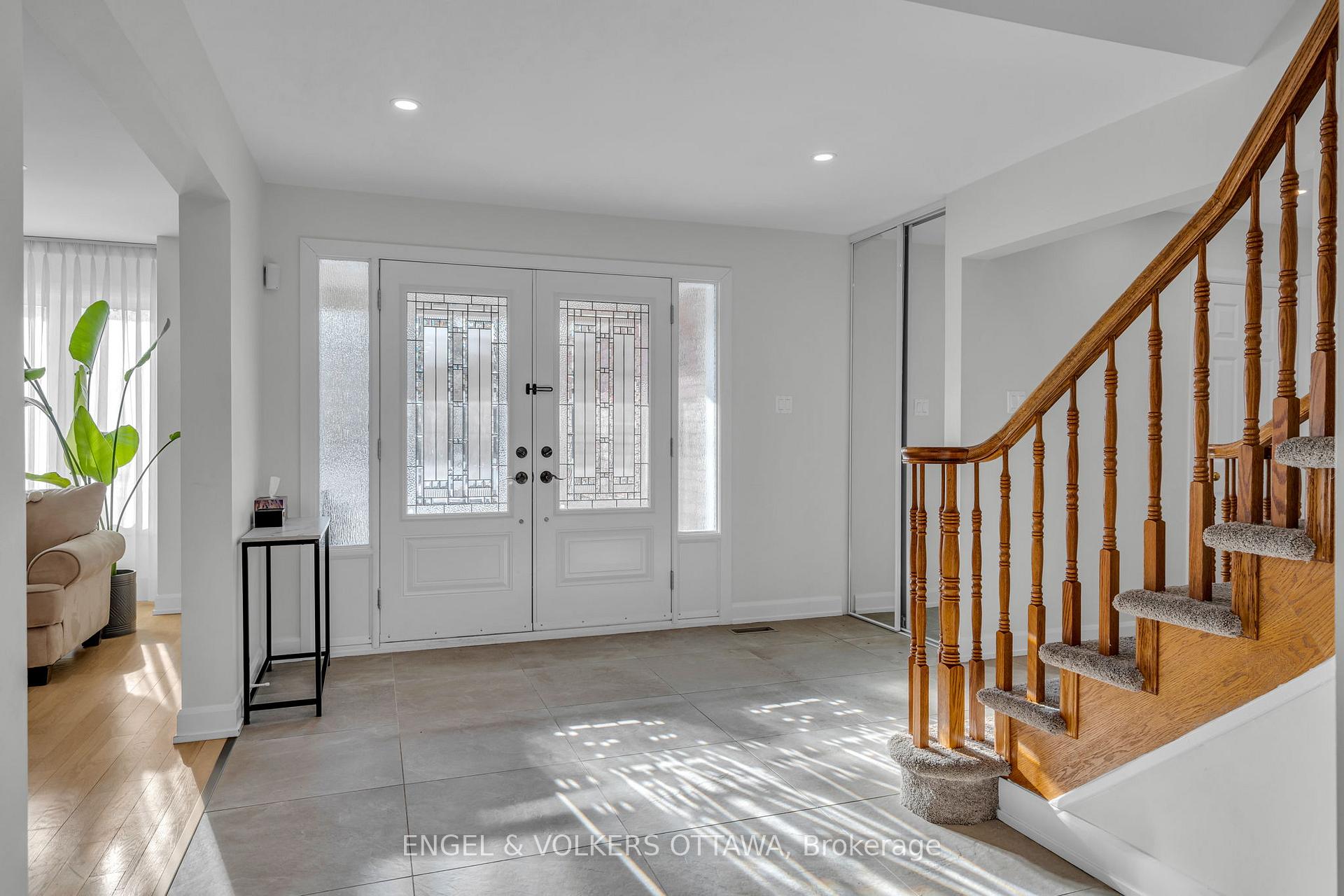Photo 2 of 68 Fardon Way S, Ottawa, Hunt Club Park — HOMEH