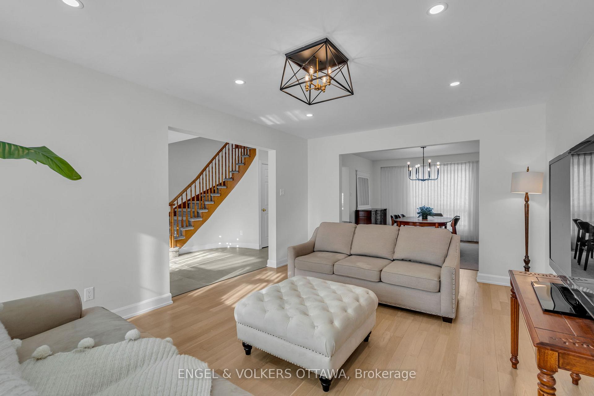 Photo 5 of 68 Fardon Way S, Ottawa, Hunt Club Park — HOMEH