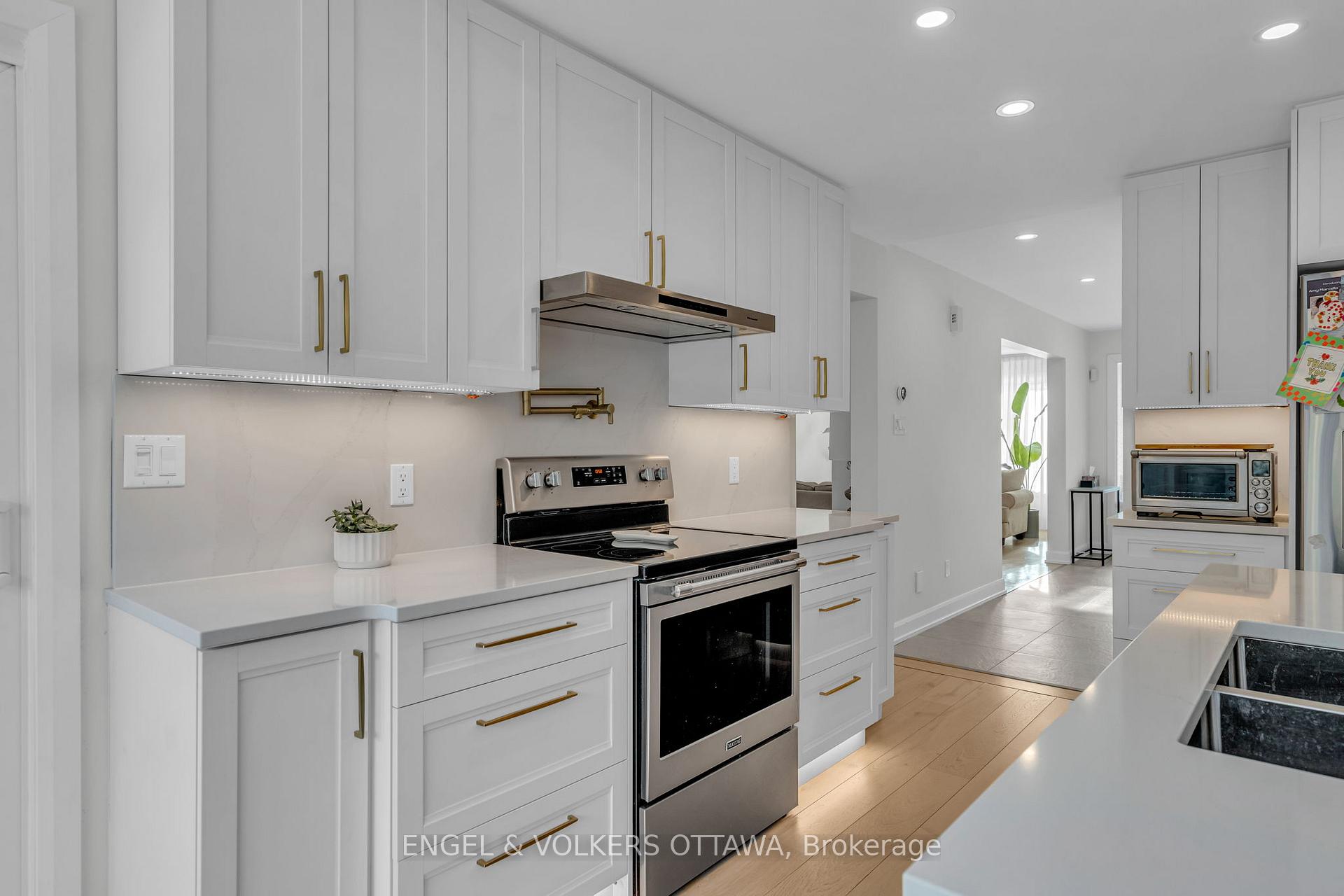 Photo 10 of 68 Fardon Way S, Ottawa, Hunt Club Park — HOMEH
