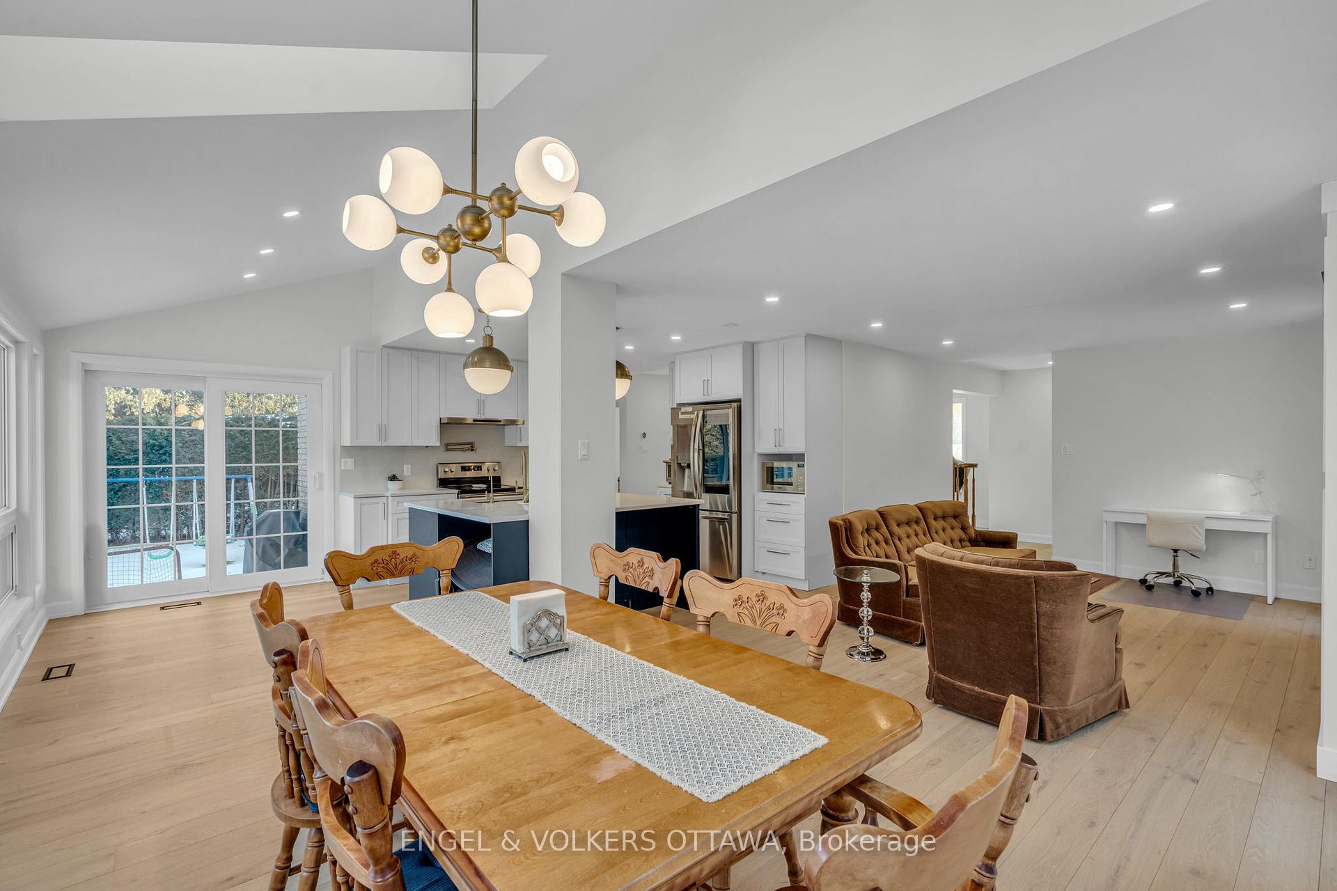 Photo 15 of 68 Fardon Way S, Ottawa, Hunt Club Park — HOMEH