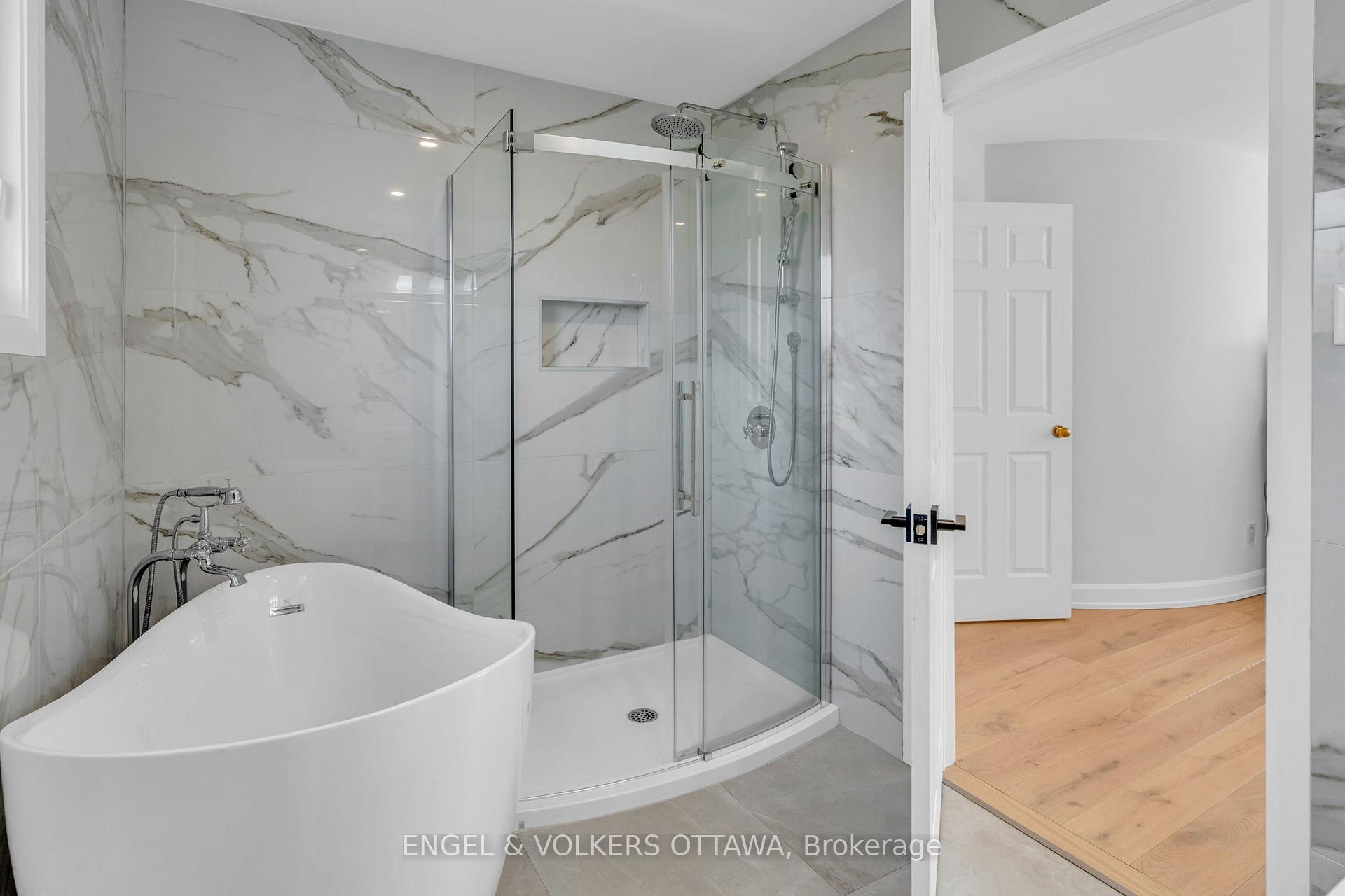 Photo 23 of 68 Fardon Way S, Ottawa, Hunt Club Park — HOMEH