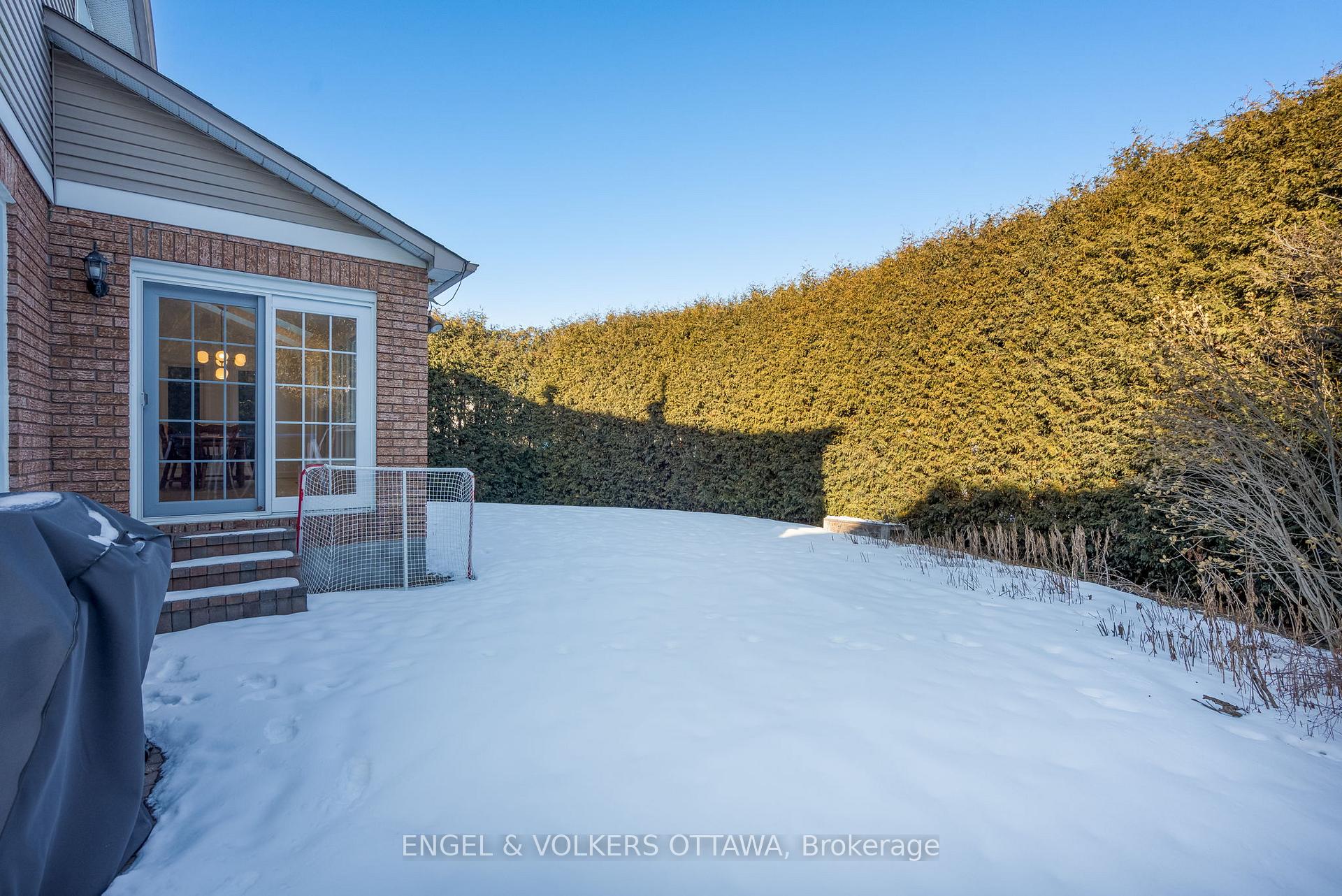 Photo 36 of 68 Fardon Way S, Ottawa, Hunt Club Park — HOMEH