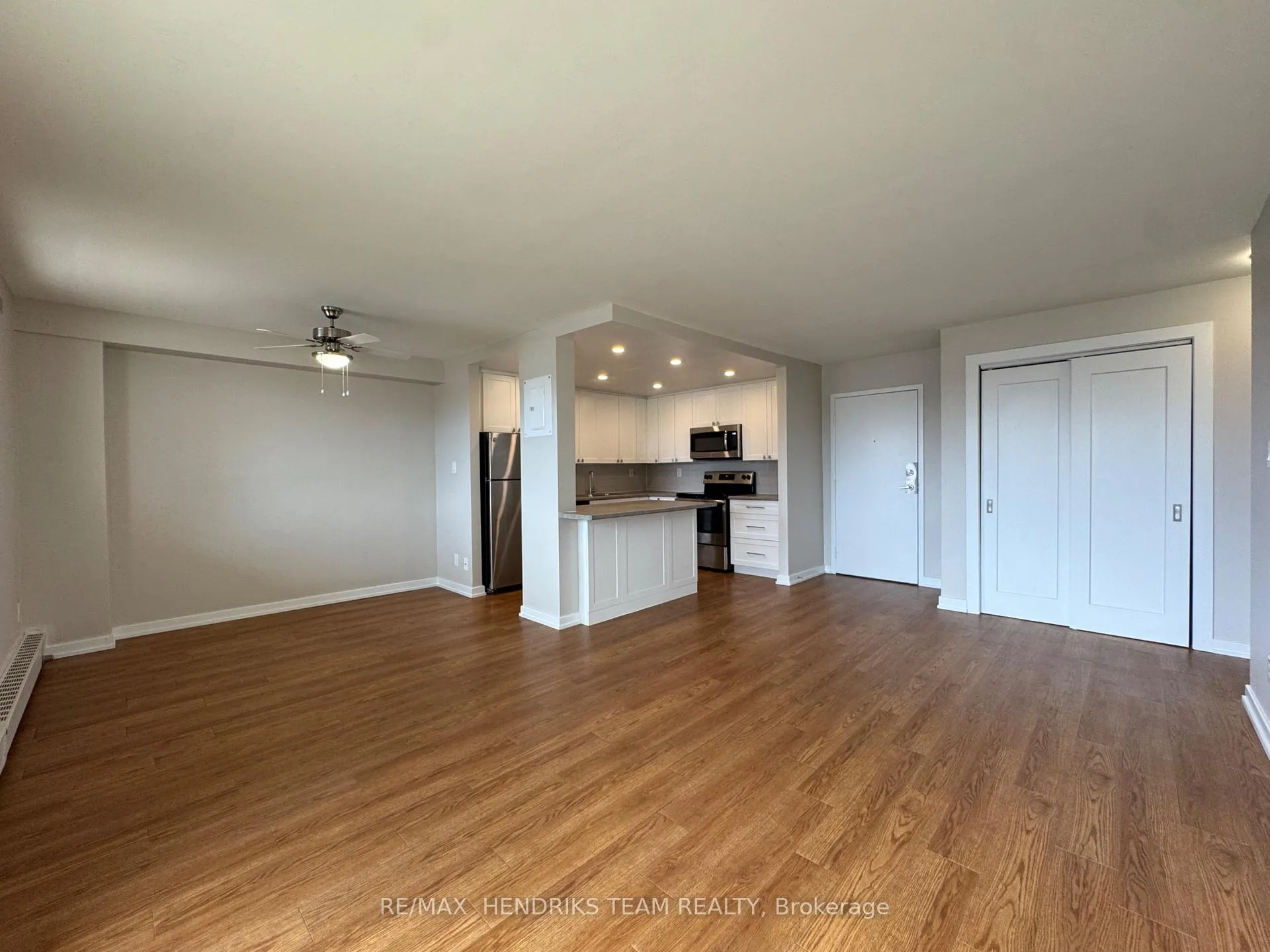 Photo 8 of Unit 127, 5611 Valley Way, Niagara Falls, Cherrywood — HOMEH