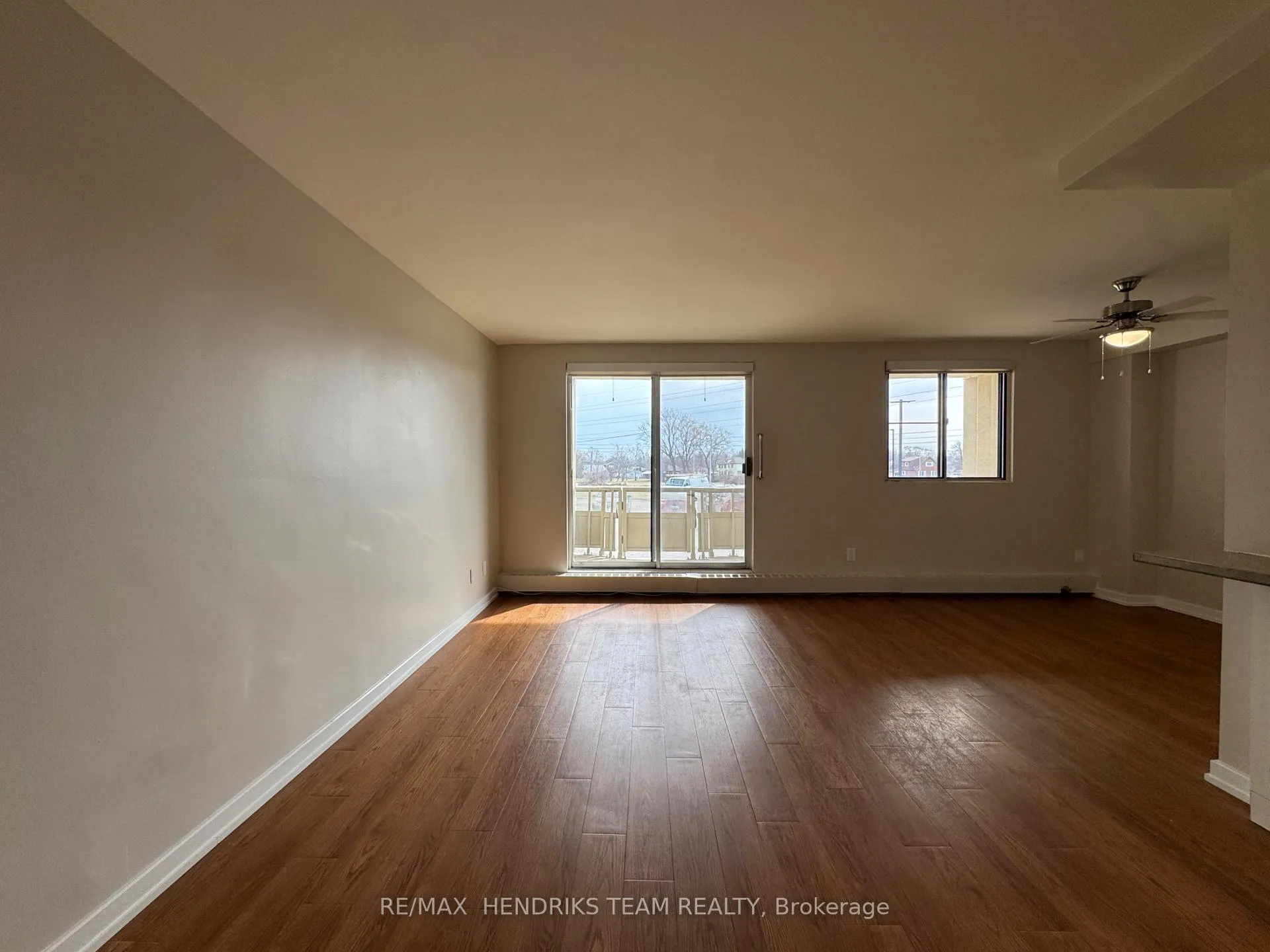 Photo 9 of Unit 127, 5611 Valley Way, Niagara Falls, Cherrywood — HOMEH