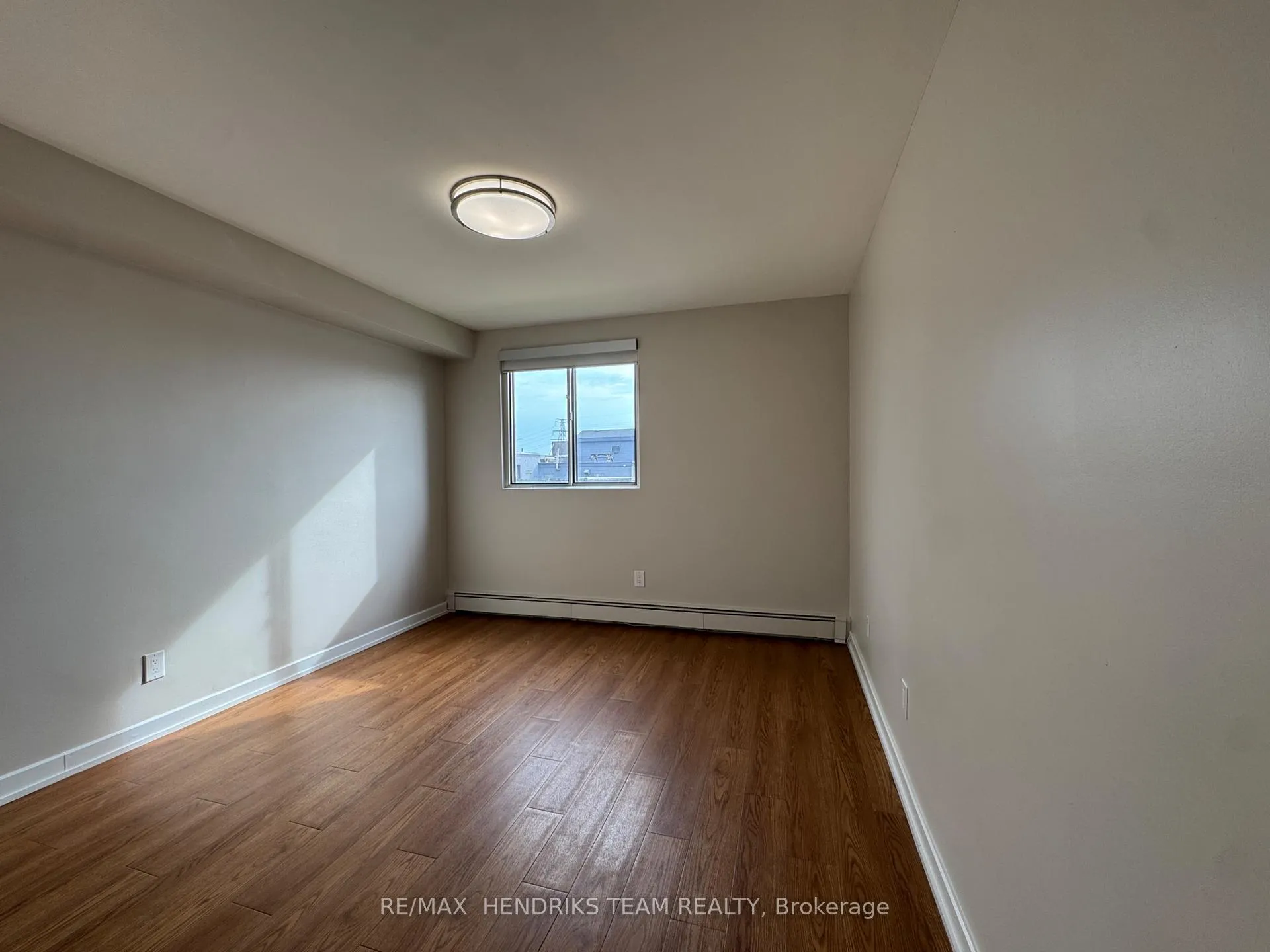 Photo 13 of Unit 127, 5611 Valley Way, Niagara Falls, Cherrywood — HOMEH