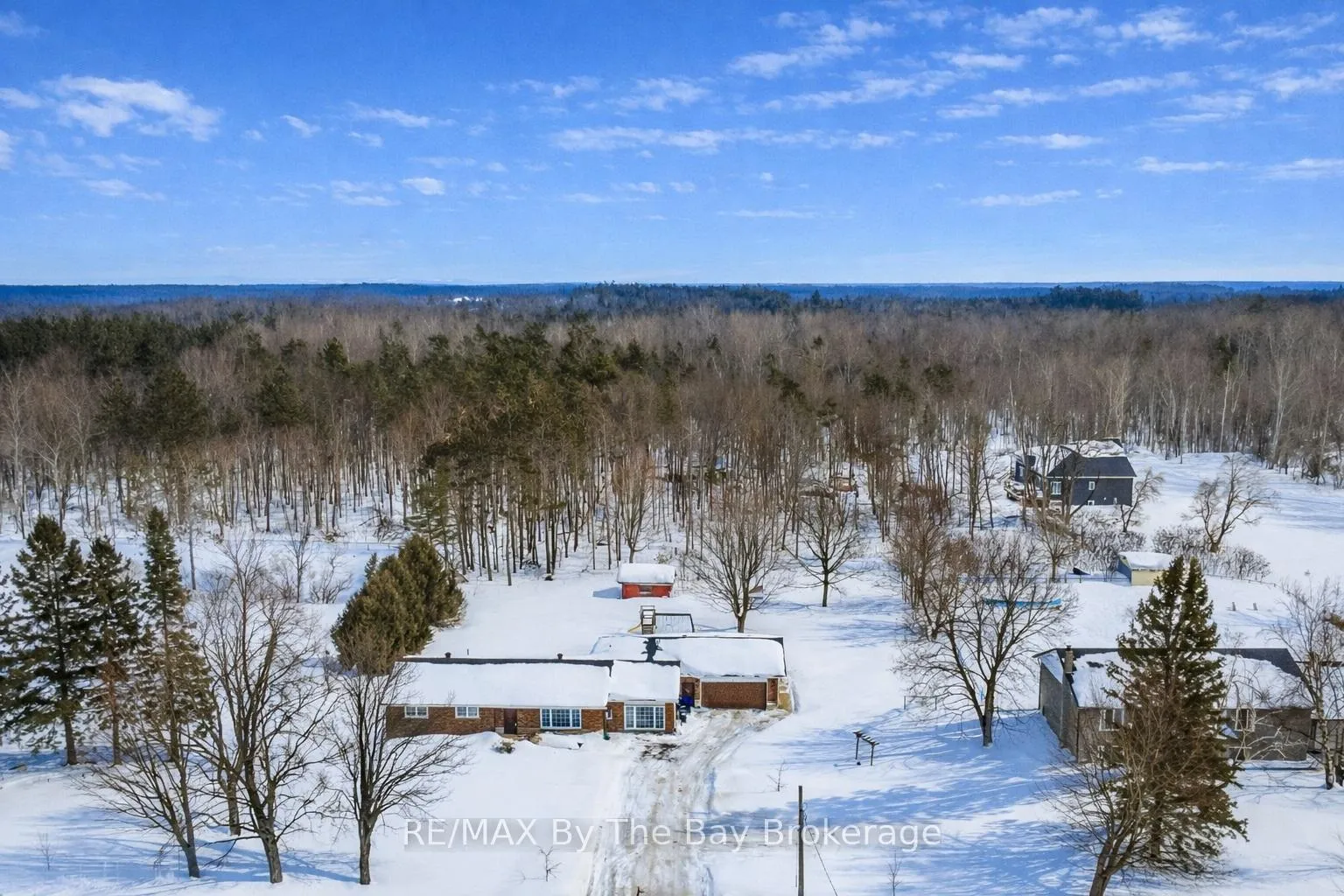Photo 2 of 111 Balm Beach Road E, Tiny, Rural Tiny — HOMEH