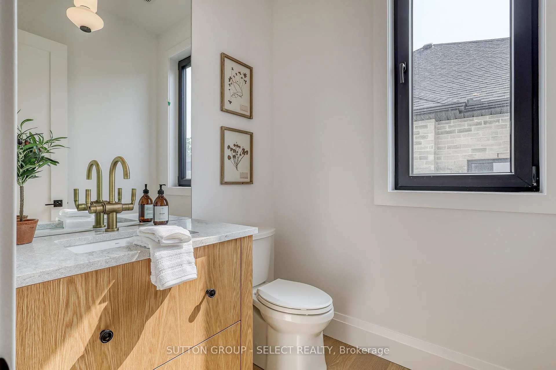 Photo 7 of 169 Edgewater Boulevard, Middlesex Centre, Kilworth — HOMEH
