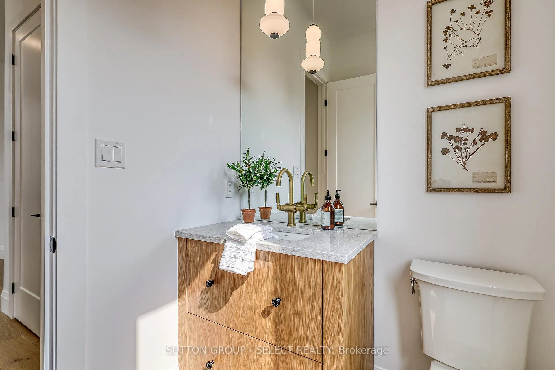 Photo 8 of 169 Edgewater Boulevard, Middlesex Centre, Kilworth — HOMEH
