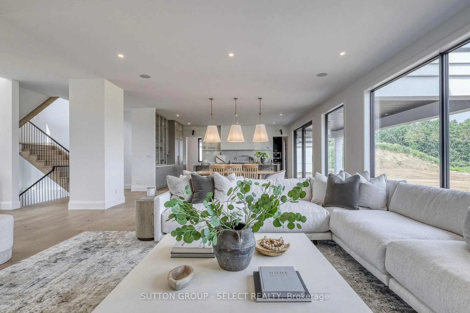 Photo 11 of 169 Edgewater Boulevard, Middlesex Centre, Kilworth — HOMEH