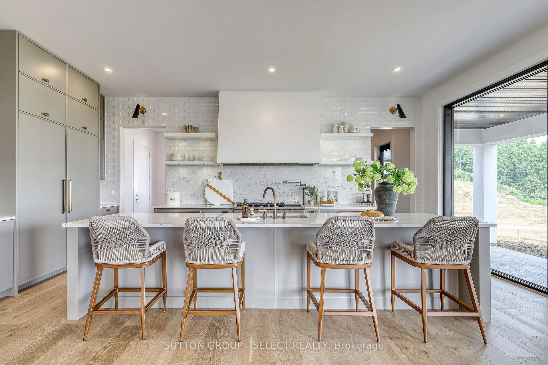 Photo 14 of 169 Edgewater Boulevard, Middlesex Centre, Kilworth — HOMEH