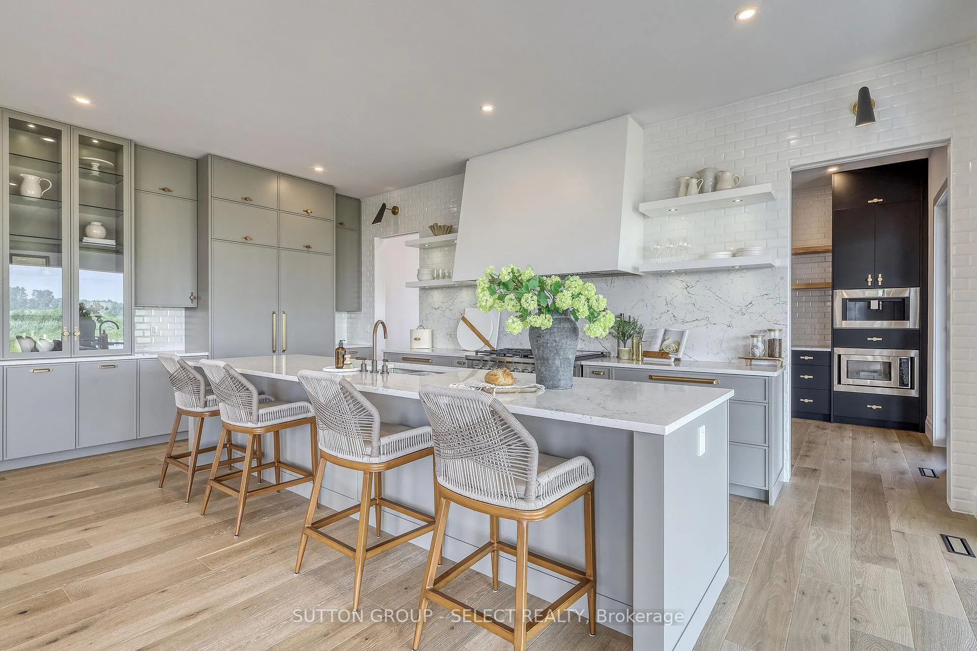 Photo 16 of 169 Edgewater Boulevard, Middlesex Centre, Kilworth — HOMEH