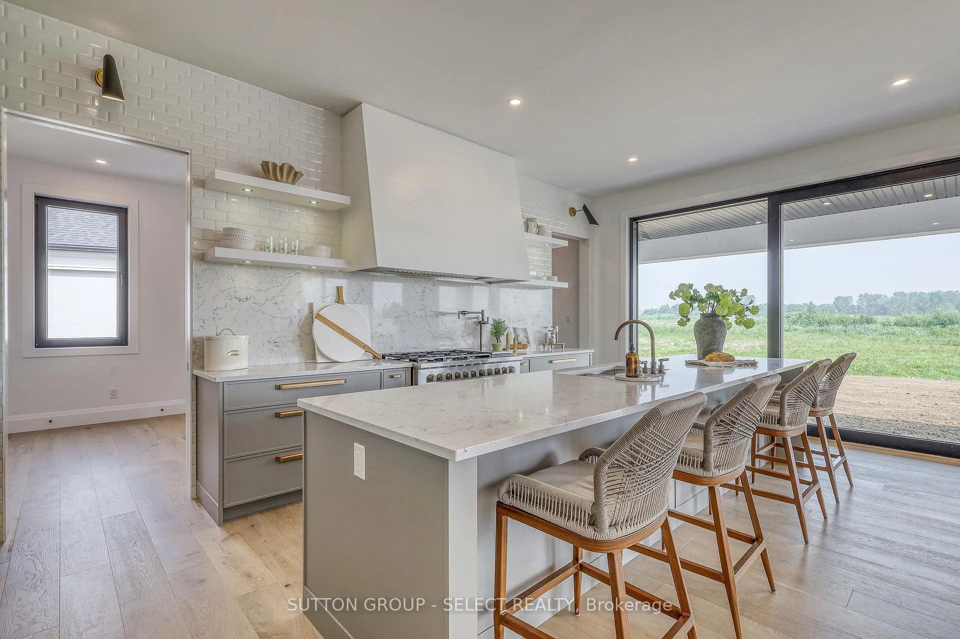 Photo 17 of 169 Edgewater Boulevard, Middlesex Centre, Kilworth — HOMEH