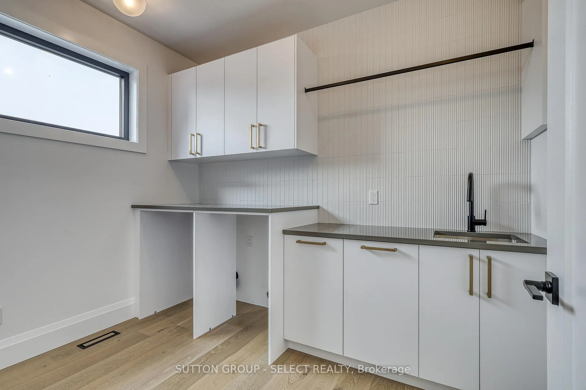 Photo 27 of 169 Edgewater Boulevard, Middlesex Centre, Kilworth — HOMEH