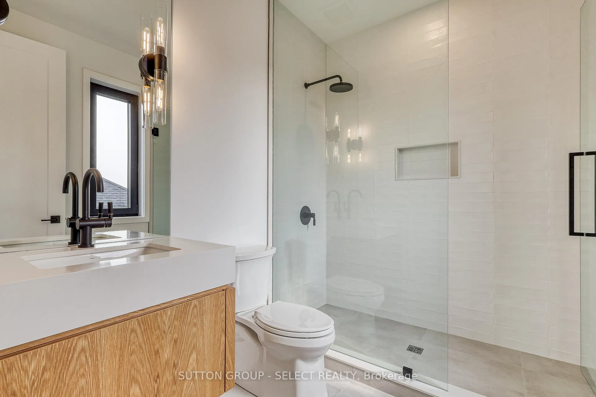 Photo 35 of 169 Edgewater Boulevard, Middlesex Centre, Kilworth — HOMEH