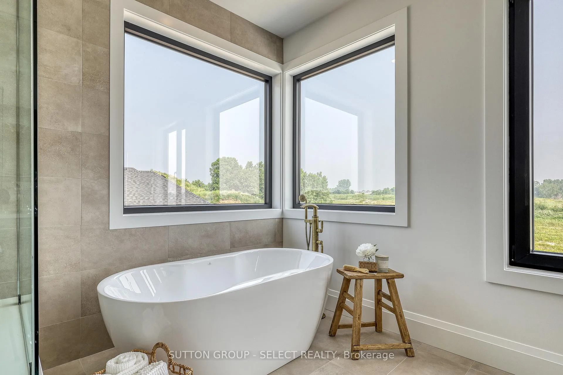 Photo 44 of 169 Edgewater Boulevard, Middlesex Centre, Kilworth — HOMEH