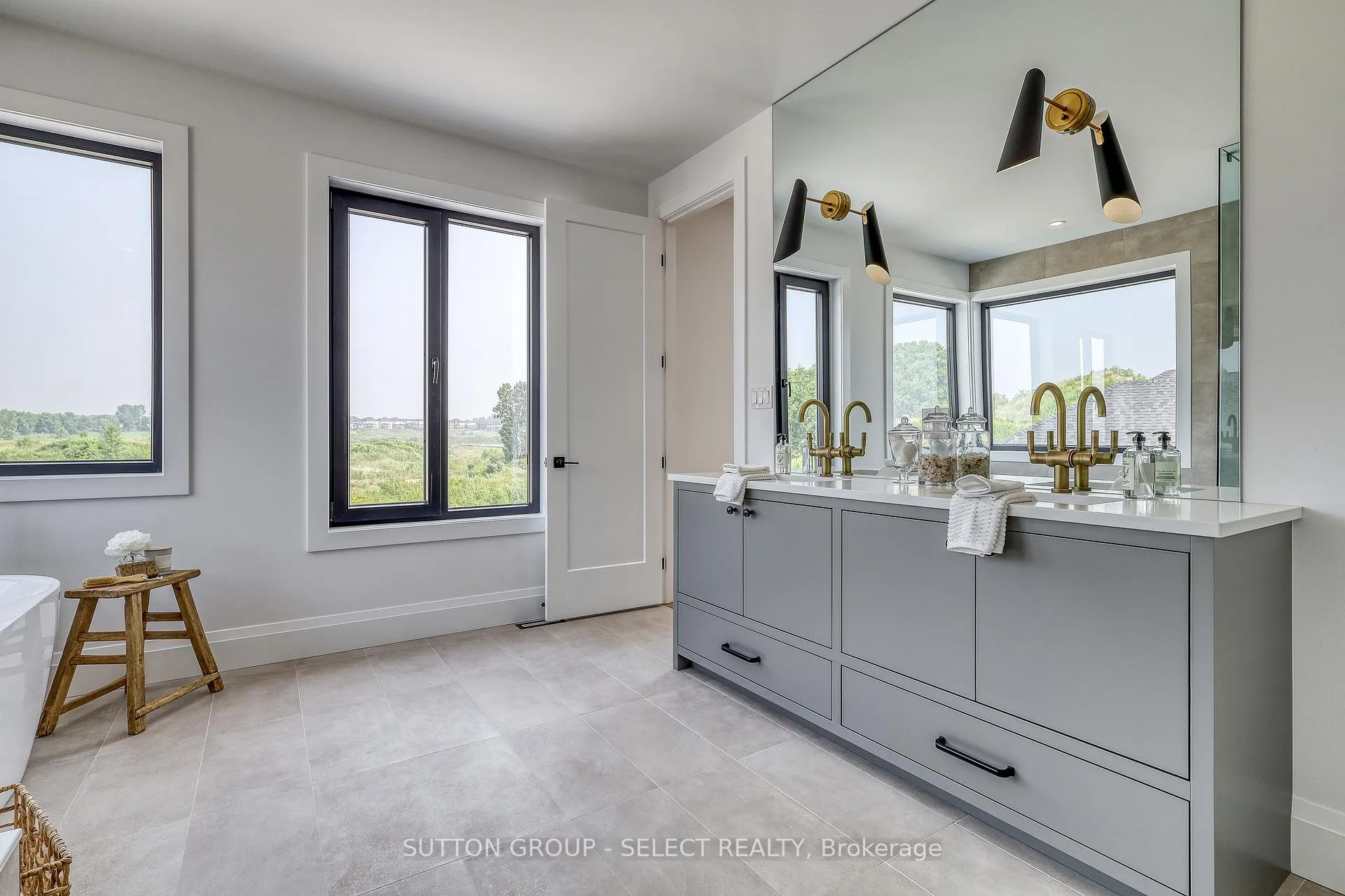 Photo 45 of 169 Edgewater Boulevard, Middlesex Centre, Kilworth — HOMEH