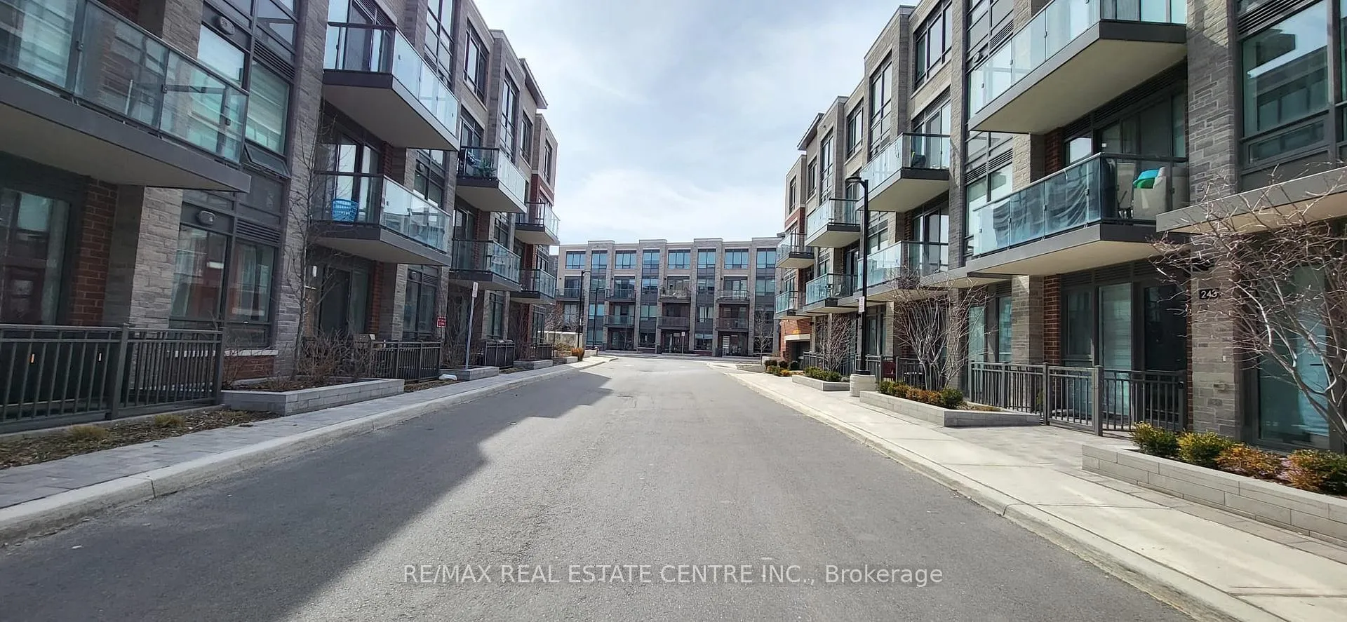 Photo 2 of Unit 142, 75 Attmar Drive, Brampton, Bram East — HOMEH