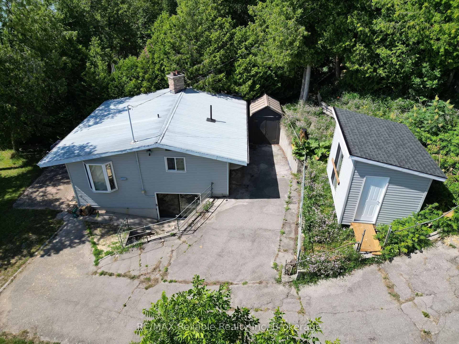 Photo 4 of 83405 Cedar Bank Drive, Ashfield-Colborne-Wawanosh, Ashfield — HOMEH