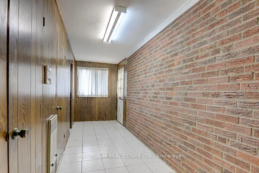 Photo 18 of 57 Laureleaf Road, Markham, Bayview Glen — HOMEH