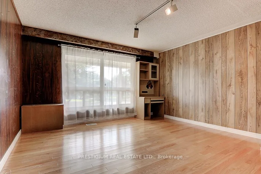 Photo 19 of 57 Laureleaf Road, Markham, Bayview Glen — HOMEH