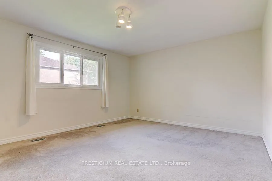 Photo 22 of 57 Laureleaf Road, Markham, Bayview Glen — HOMEH
