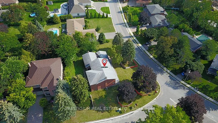 Photo 28 of 57 Laureleaf Road, Markham, Bayview Glen — HOMEH