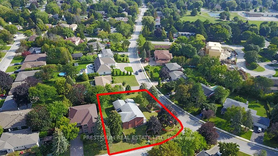 Photo 29 of 57 Laureleaf Road, Markham, Bayview Glen — HOMEH