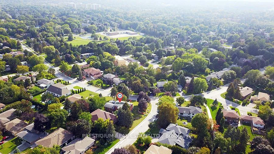 Photo 30 of 57 Laureleaf Road, Markham, Bayview Glen — HOMEH