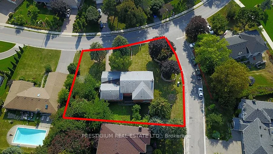 Photo 32 of 57 Laureleaf Road, Markham, Bayview Glen — HOMEH