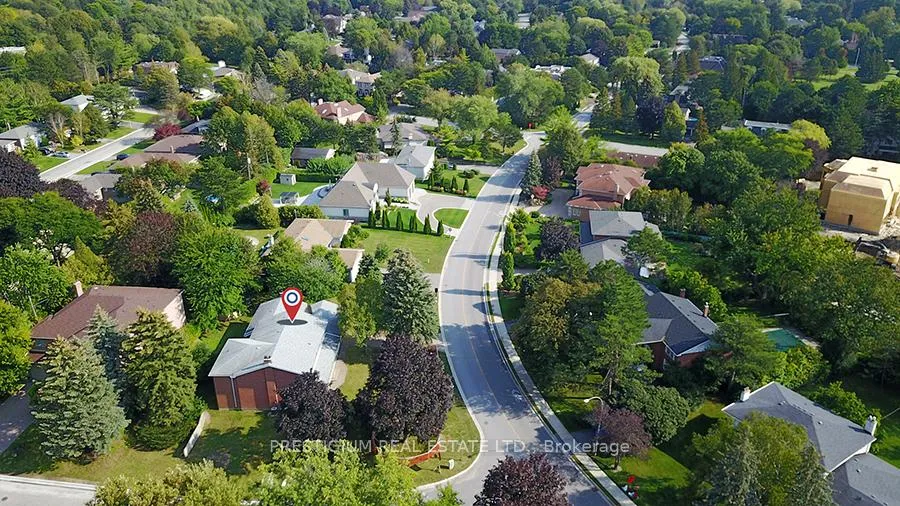 Photo 33 of 57 Laureleaf Road, Markham, Bayview Glen — HOMEH