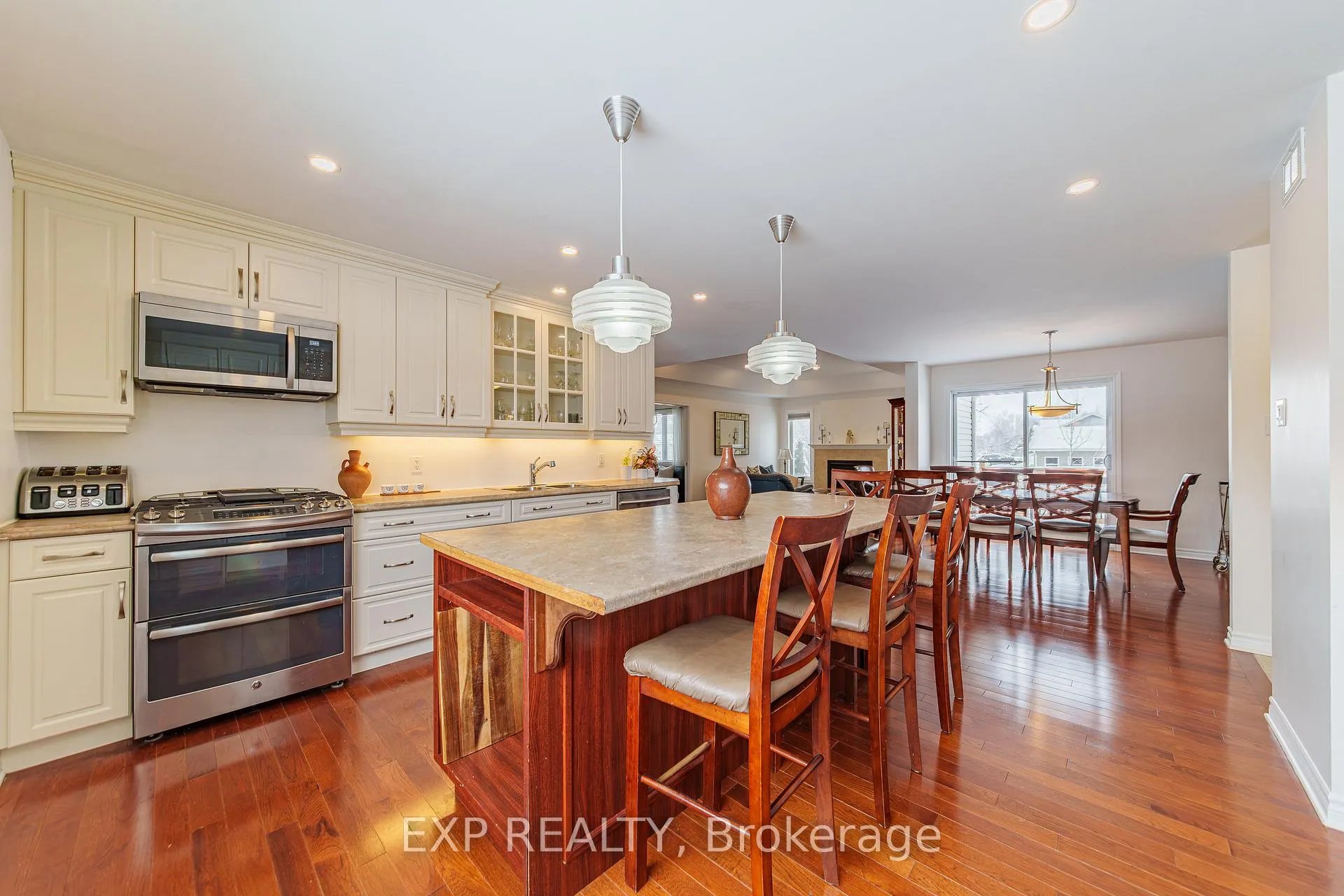 Photo 10 of 1899 Farisita Drive, Ottawa, Vars Village — HOMEH