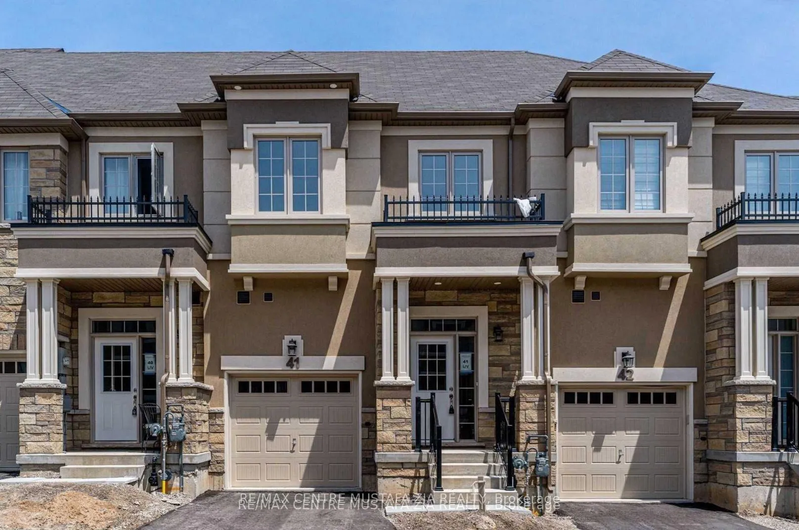 Photo 1 of Unit 41, 515 Garner Road W, Hamilton, Ancaster — HOMEH