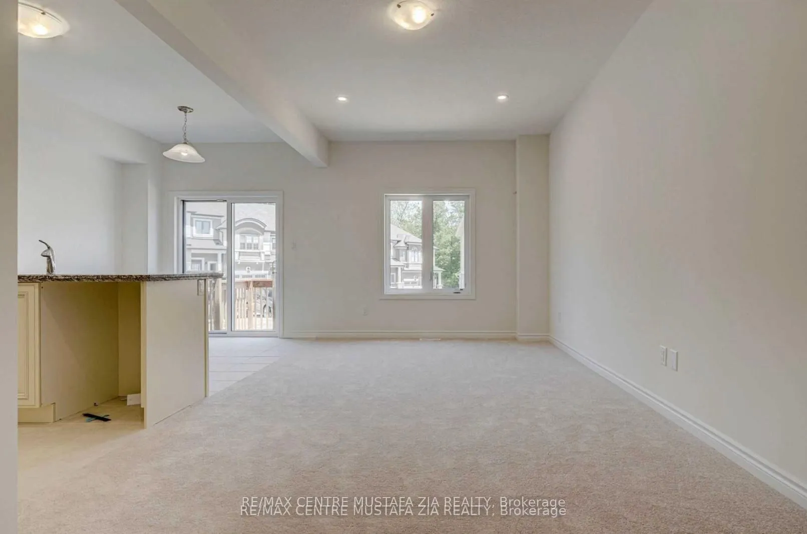 Photo 4 of Unit 41, 515 Garner Road W, Hamilton, Ancaster — HOMEH