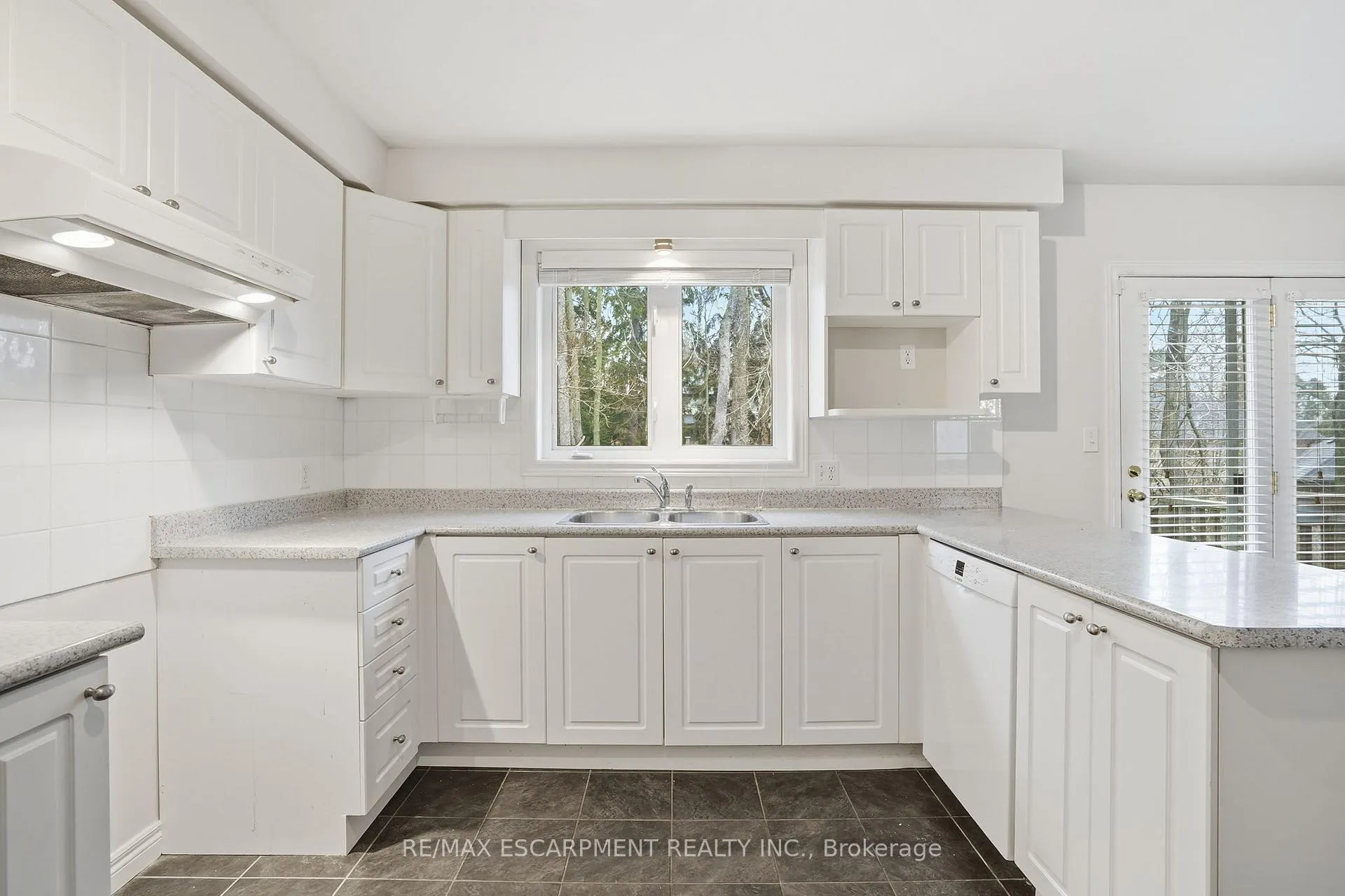 Photo 15 of 65 Jerseyville Road E, Hamilton, Ancaster — HOMEH