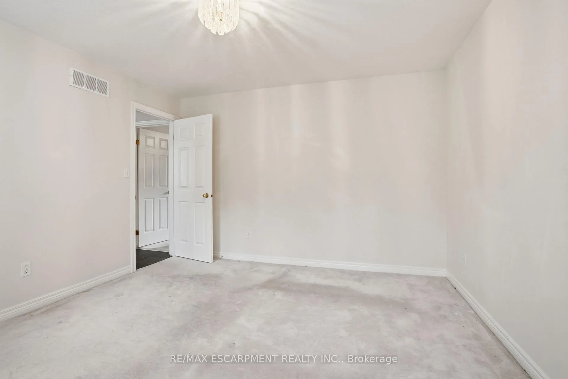 Photo 22 of 65 Jerseyville Road E, Hamilton, Ancaster — HOMEH