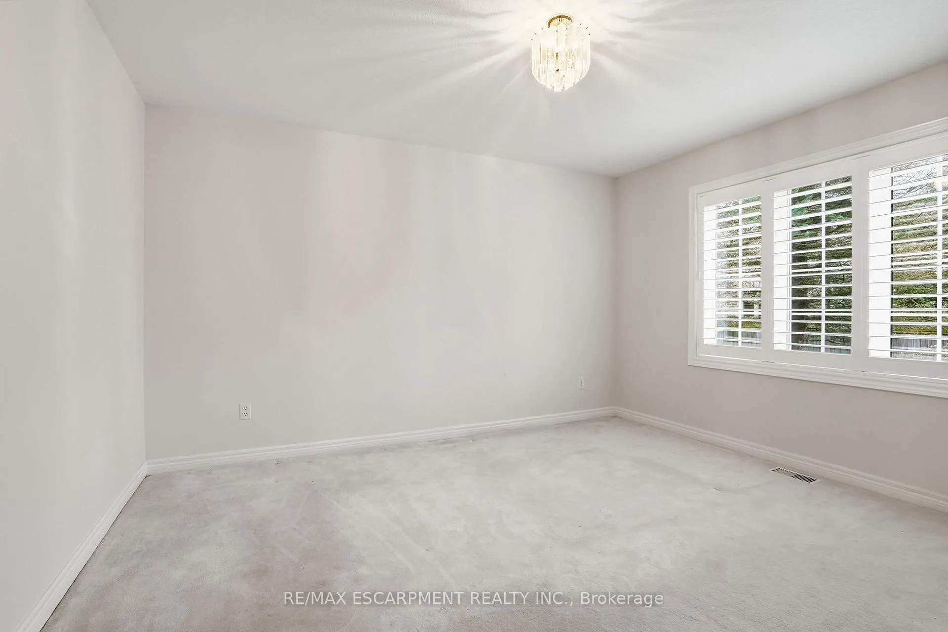 Photo 23 of 65 Jerseyville Road E, Hamilton, Ancaster — HOMEH